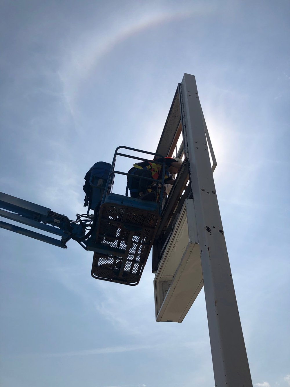 Final install-ready sign component